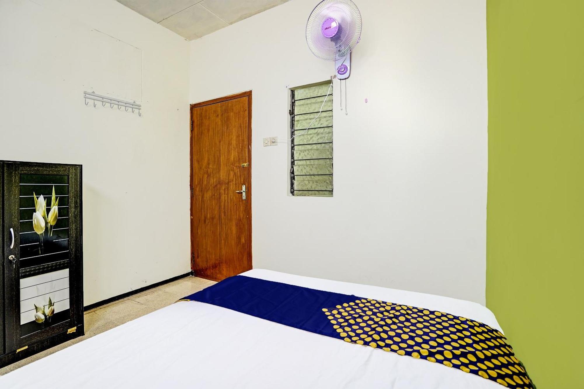 Mojokerto Spot On 91716 Kost Yy Syariah酒店 外观 照片