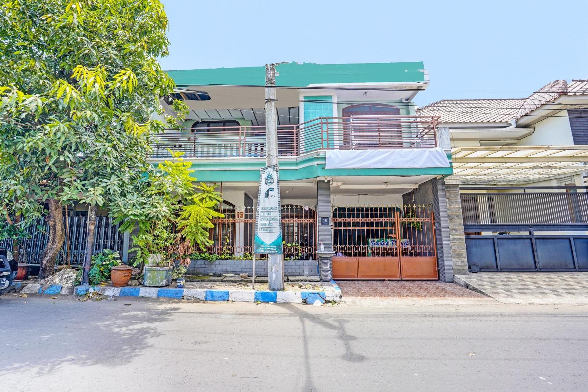 Mojokerto Spot On 91716 Kost Yy Syariah酒店 外观 照片