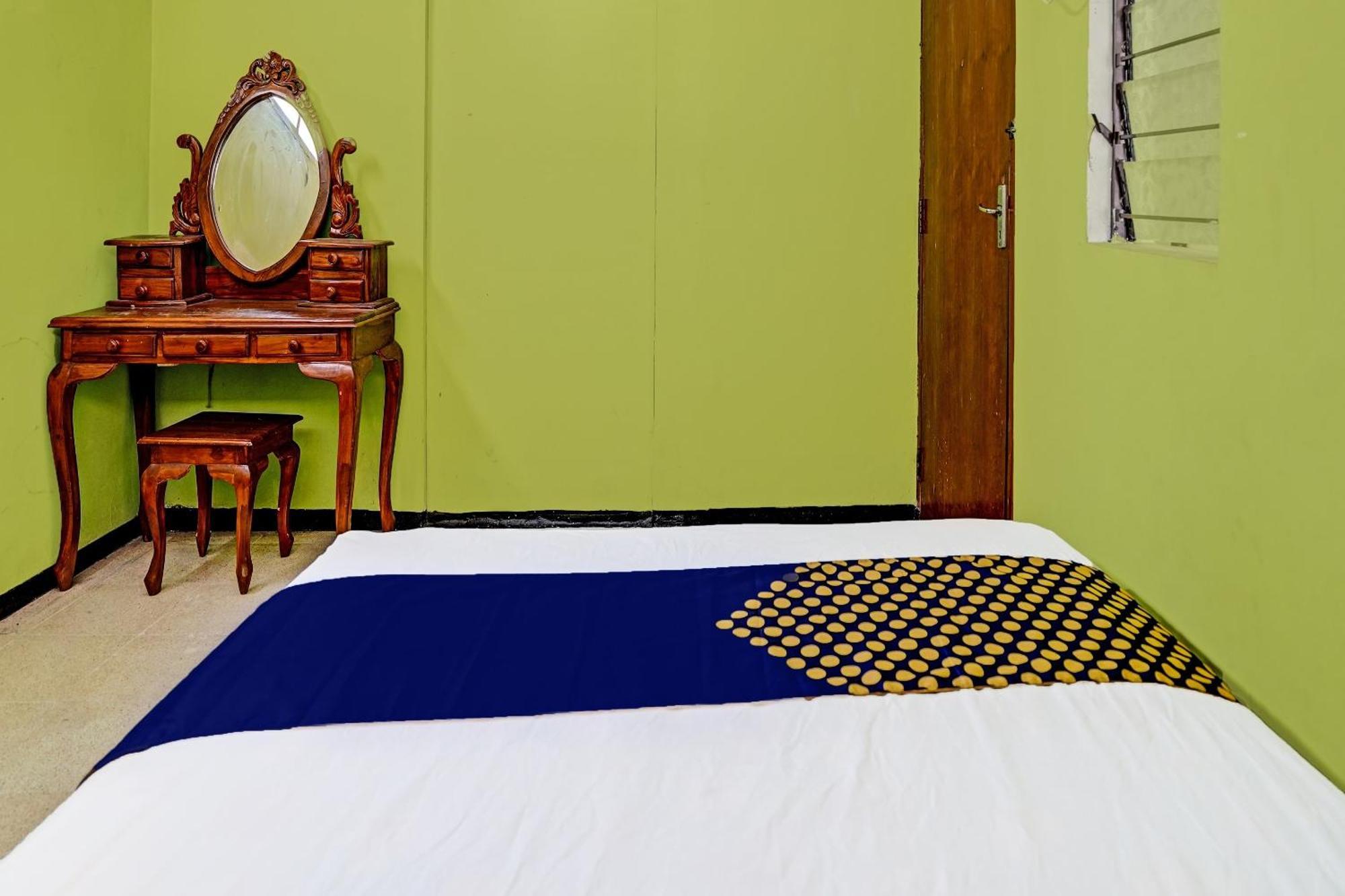 Mojokerto Spot On 91716 Kost Yy Syariah酒店 外观 照片
