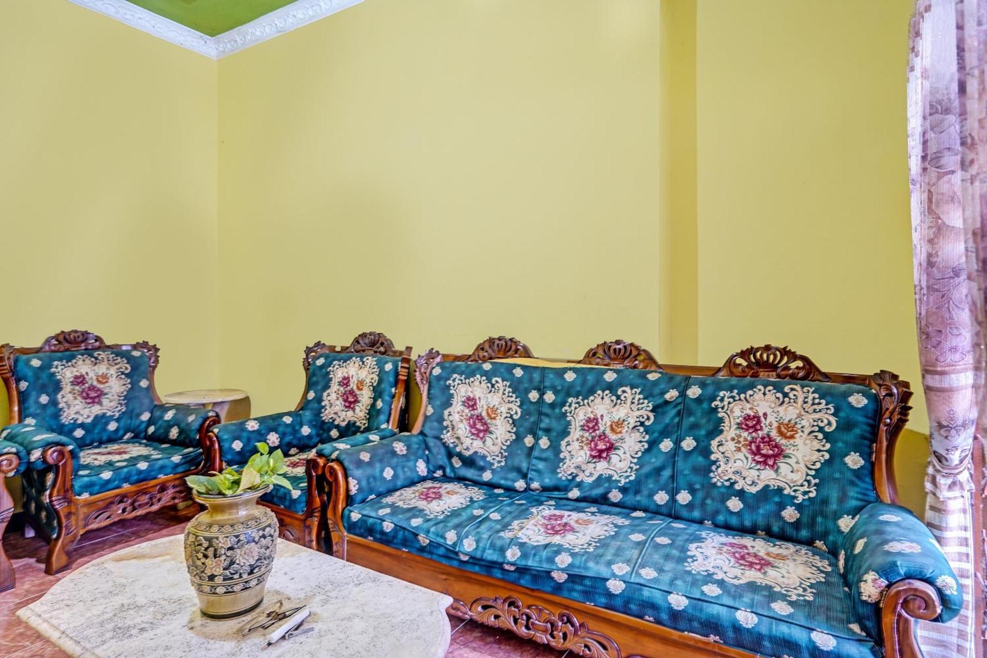 Mojokerto Spot On 91716 Kost Yy Syariah酒店 外观 照片